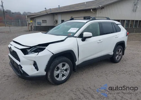 2019 Toyota Rav4 Xle from USA, damaged, VIN JTMP1RFV1KD037072